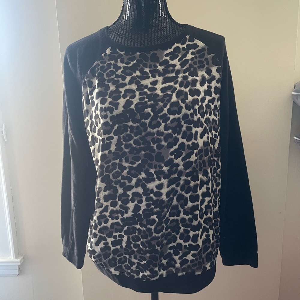 Forever 21 Black Leopard Print Sweatshirt Size Large - Picture 1 of 7